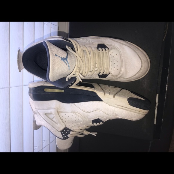 Jordan Columbia 4’s - Picture 2 of 4